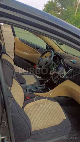 Hyundai Sonata-11