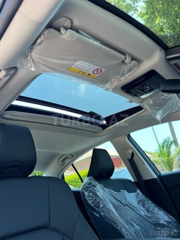 Toyota Camry-13