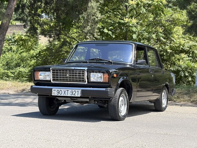 LADA (VAZ) 2107-1