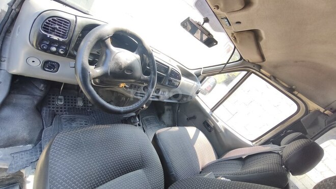 Ford Transit-3