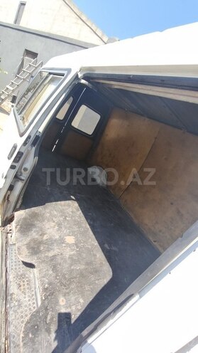 Ford Transit-5