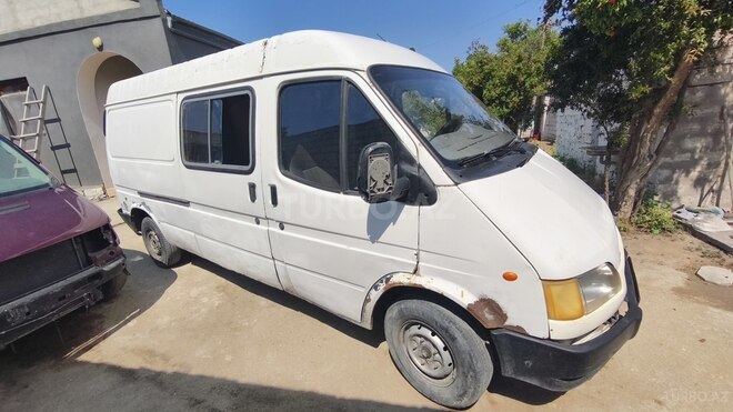 Ford Transit-6