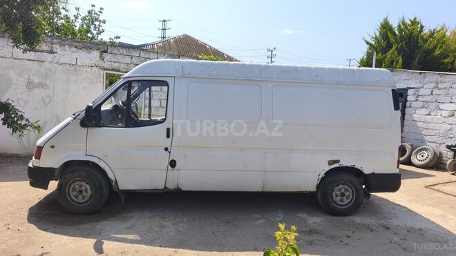 Ford Transit-7