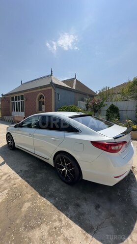 Hyundai Sonata-2