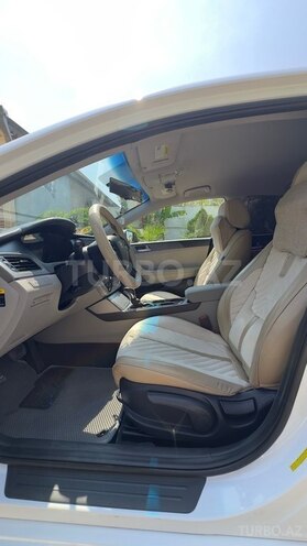 Hyundai Sonata-13