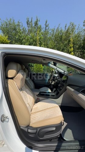 Hyundai Sonata-14