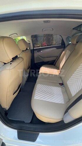 Hyundai Sonata-15