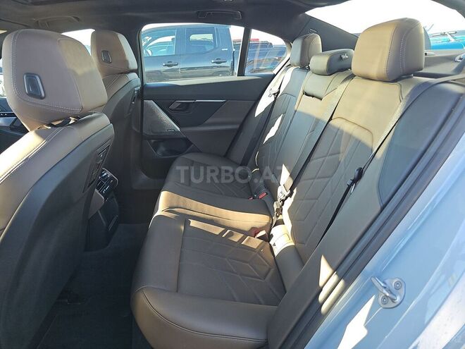 BMW 530-11
