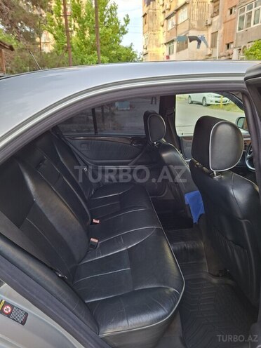 Mercedes E 320-7