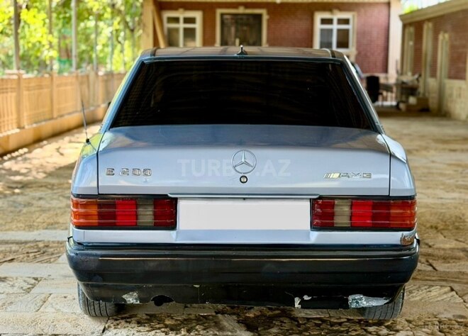 Mercedes 190-5