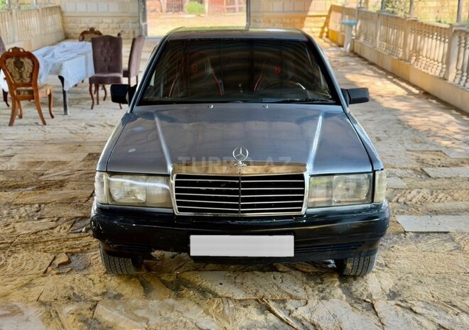 Mercedes 190-2
