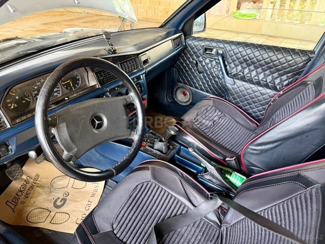 Mercedes 190-10