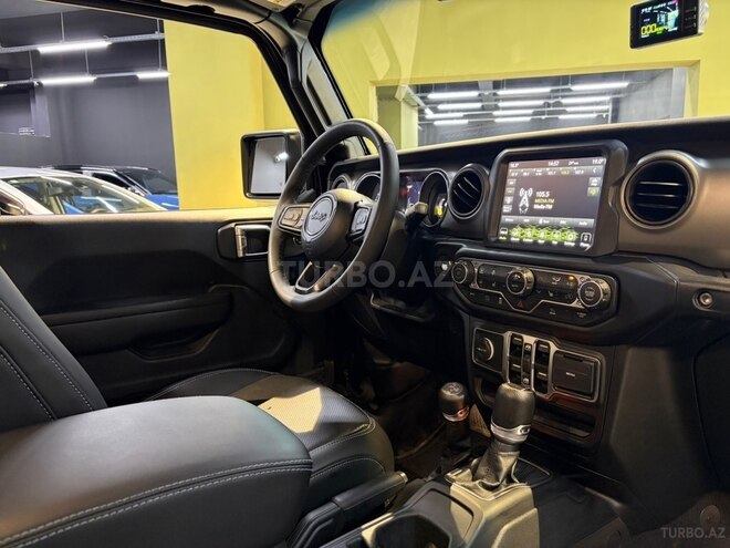Jeep Wrangler-18