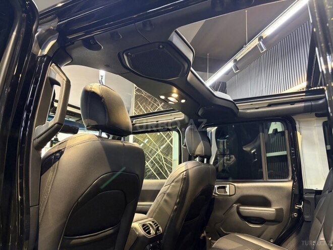 Jeep Wrangler-23
