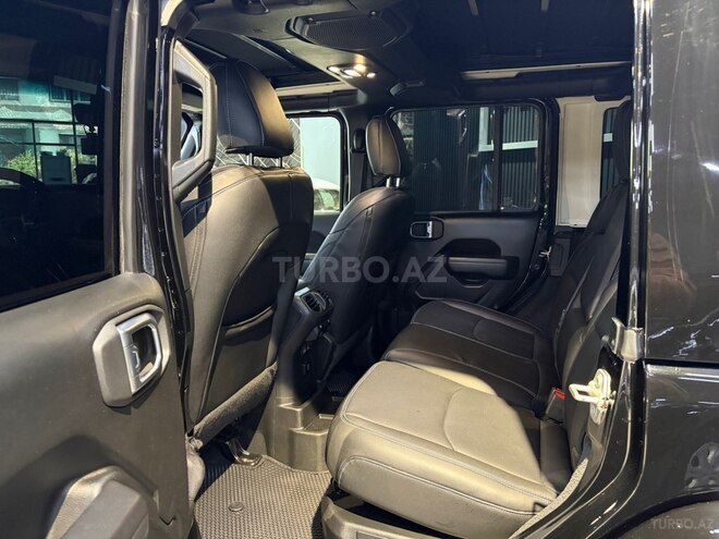 Jeep Wrangler-25