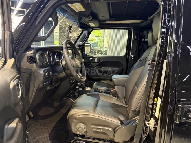 Jeep Wrangler-26