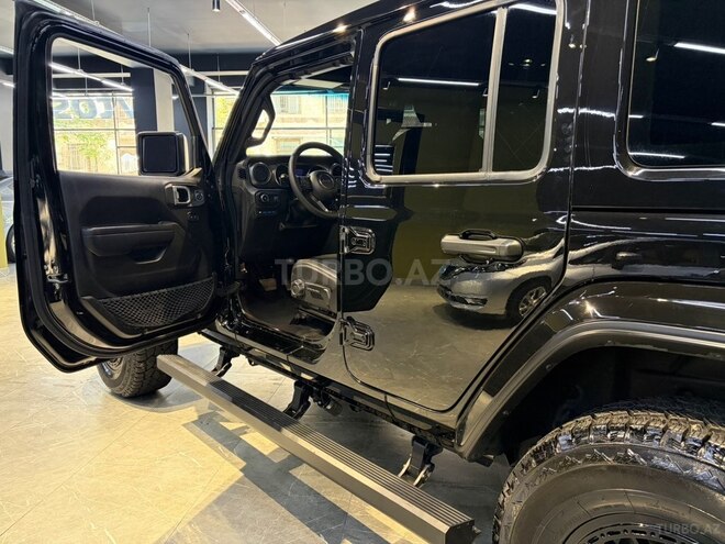 Jeep Wrangler-24