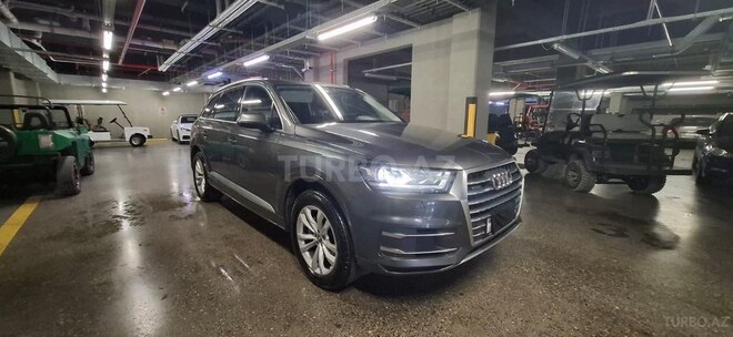 Audi Q7-3