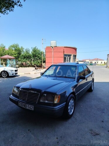 Mercedes 220 E-3