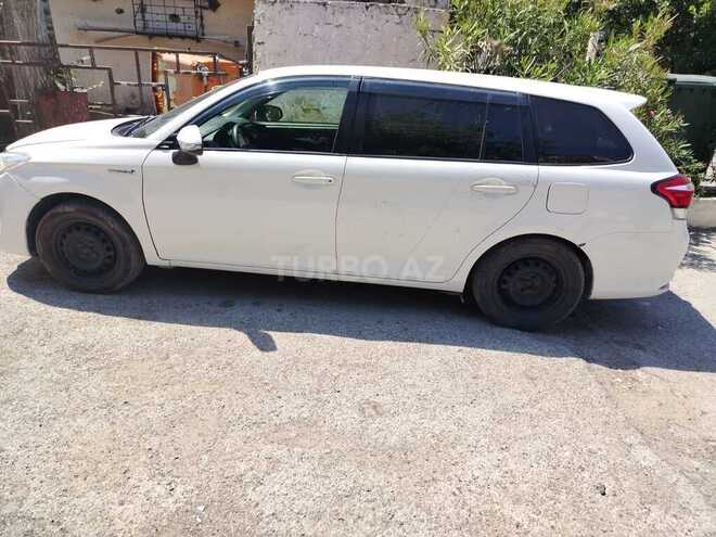 Toyota Corolla Fielder-3