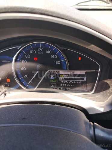 Toyota Corolla Fielder-9