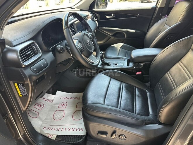 Kia Sorento-8