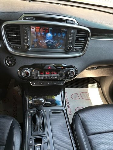 Kia Sorento-17