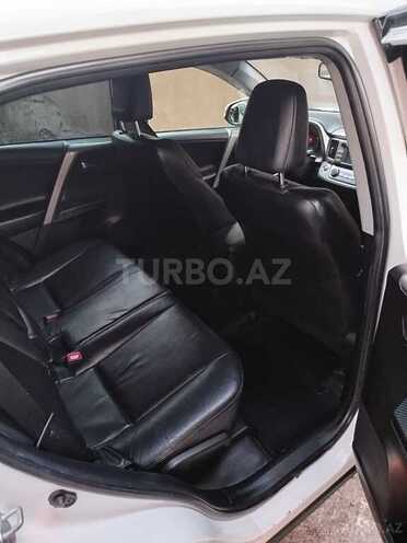 Toyota RAV4-8