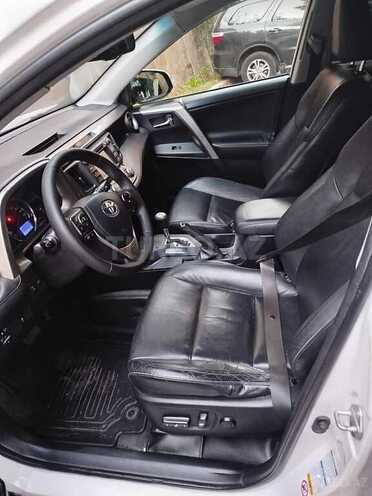 Toyota RAV4-5