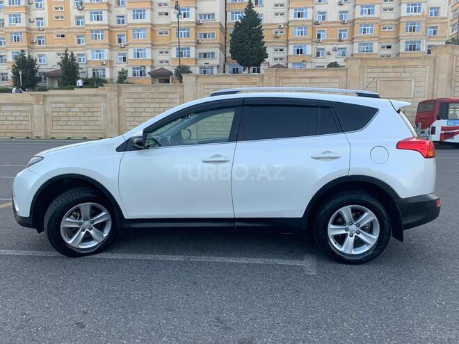 Toyota RAV4-4