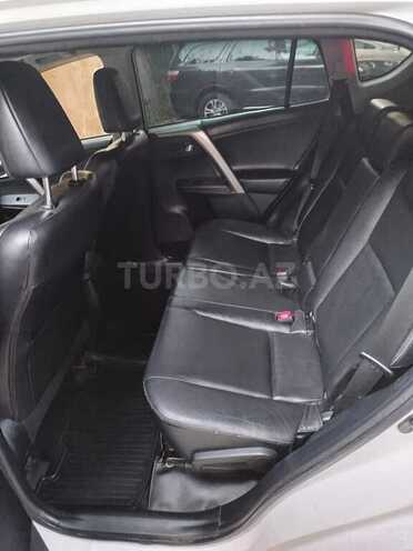 Toyota RAV4-7