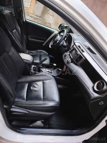 Toyota RAV4-6