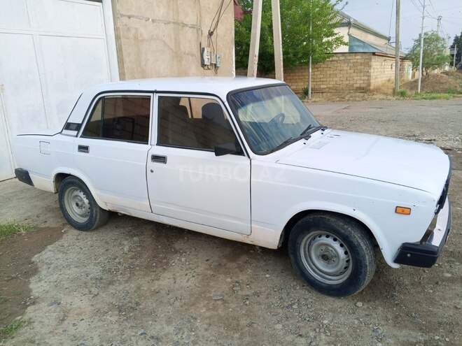 LADA (VAZ) 2107-2