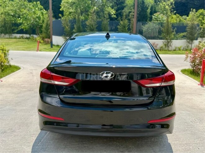 Hyundai Elantra-5