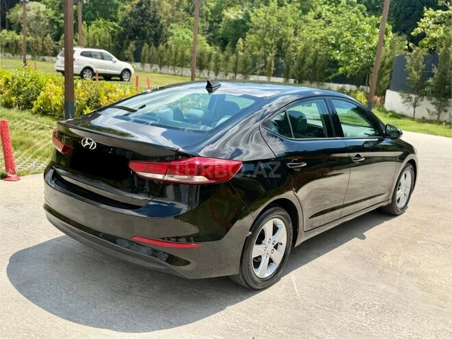 Hyundai Elantra-6