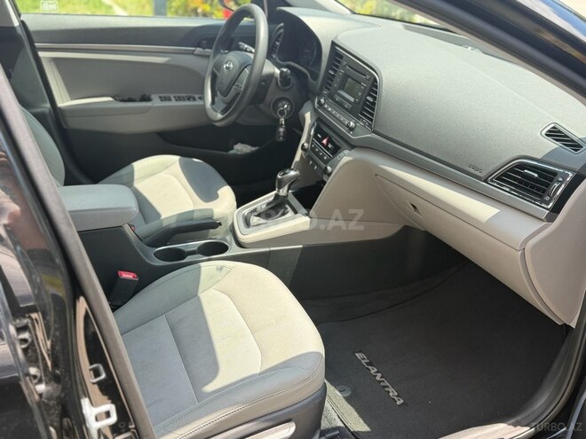 Hyundai Elantra-8