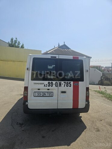 Ford Transit-4