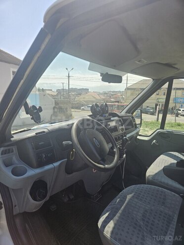 Ford Transit-7