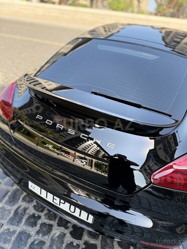 Porsche Panamera-5