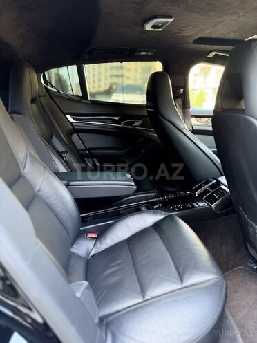 Porsche Panamera-15