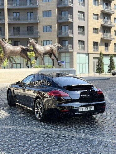 Porsche Panamera-2