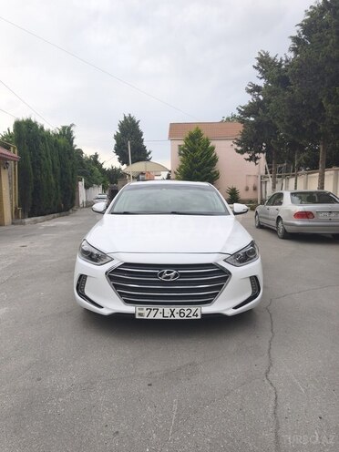 Hyundai Elantra-1