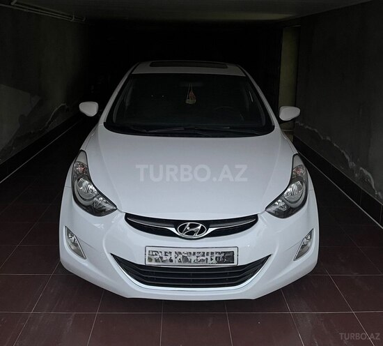 Hyundai Elantra-1