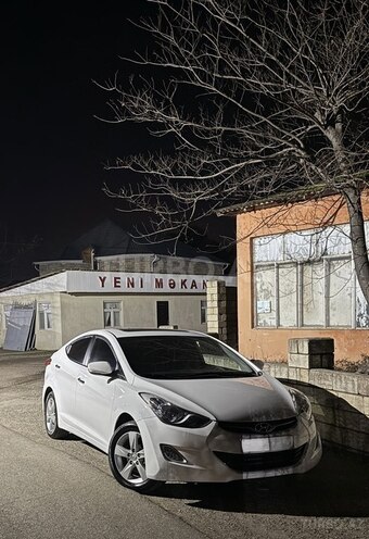 Hyundai Elantra-8