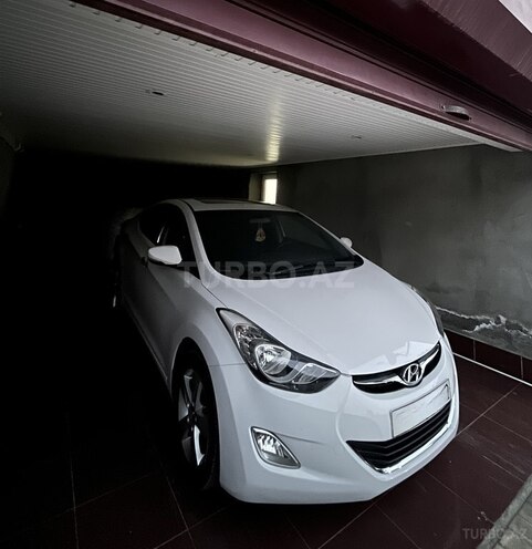 Hyundai Elantra-2