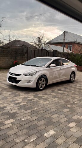 Hyundai Elantra-4