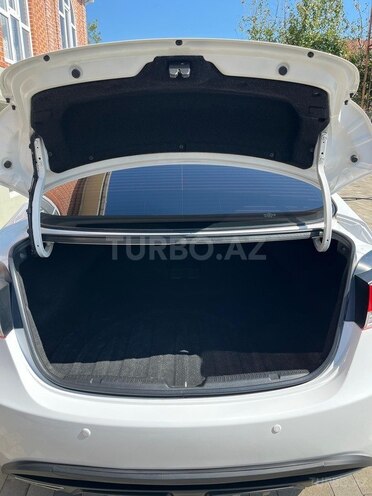 Hyundai Elantra-14