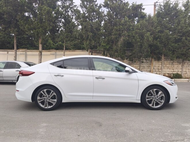 Hyundai Elantra-7