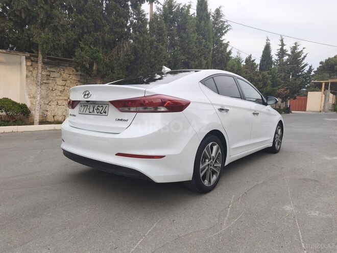Hyundai Elantra-6