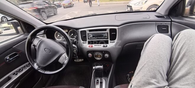 Kia Rio-7